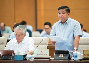Chính phủ đặt mục tiêu 2025 tăng trưởng từ 7 – 7,5%
