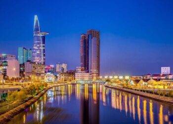 Chính phủ đặt mục tiêu 2025 tăng trưởng từ 7 – 7,5%