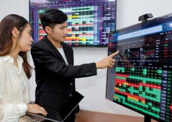 ‘Sau nhiều tháng không có lãi trên TTCK, dòng tiền nội có xu hướng chuyển sang kênh BĐS’